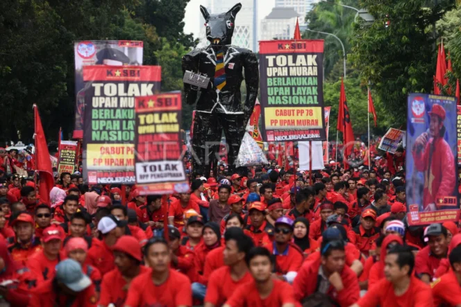 
					Pemerintah Fokus Tingkatkan Upah Minimum dan Jaminan Sosial Buruh