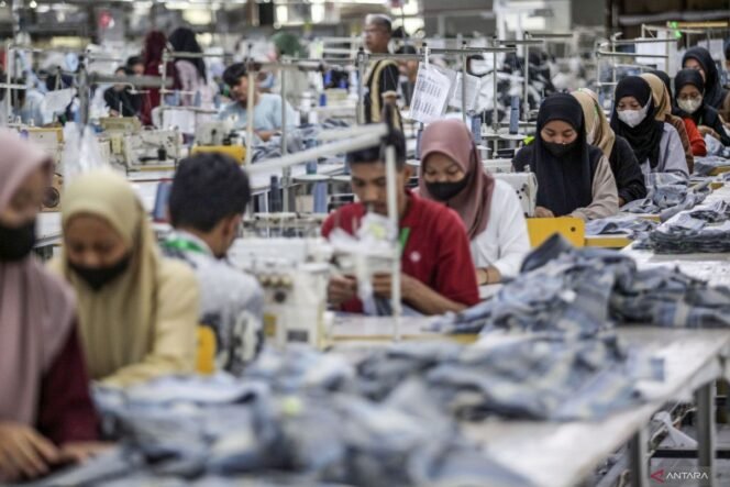 
					Pemerintah Tegaskan Komitmen Hapus Outsourcing demi Kesejahteraan Buruh