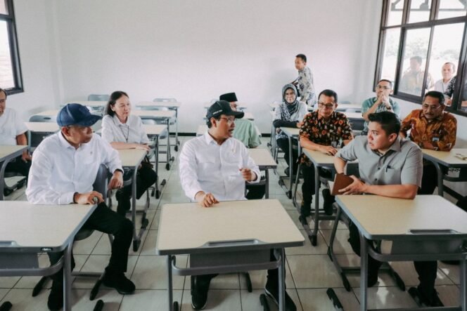 
					Pentingnya Partisipasi Lintas Sektor Sukseskan Sekolah Rakyat untuk Entaskan Kemiskinan