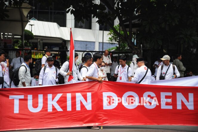 
					Distribusi Tukin Per Bulan Wujud Peningkatan Kesejahteraan Dosen