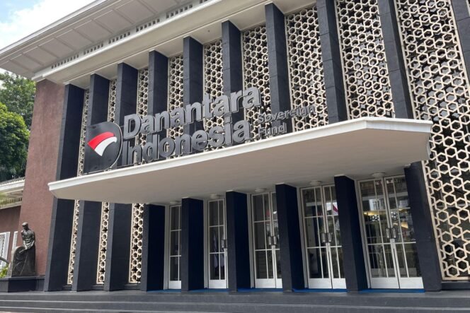 
					Danantara Menata BUMN: Ekonomi Nasional Semakin Tangguh