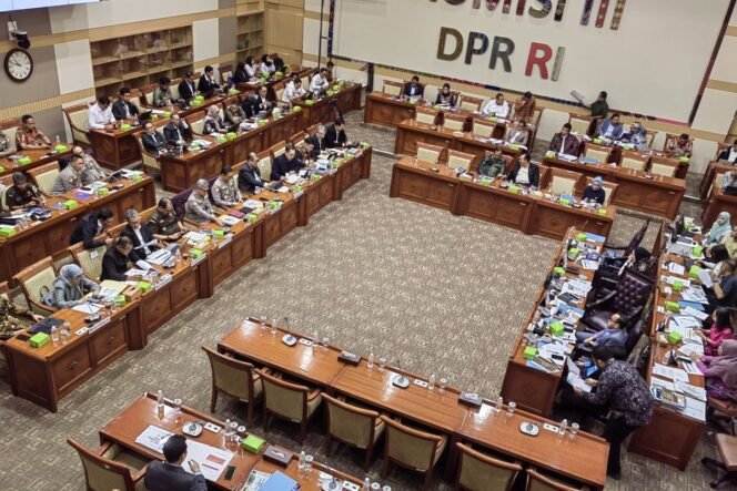 
					Pemerintah bersama DPR Pastikan Pembahasan RKUHAP Berjalan Terbuka dan Transparan