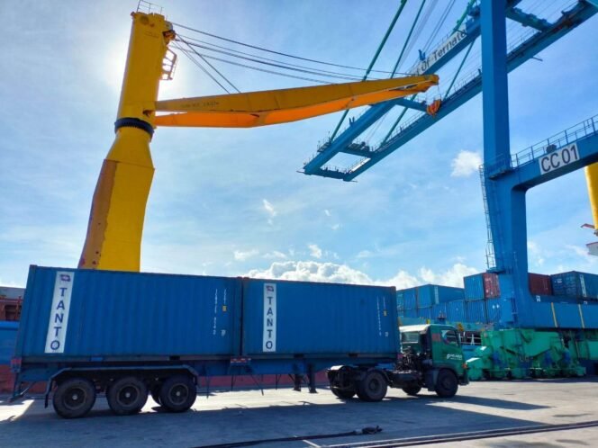 
					Pemerintah Dorong Deregulasi Impor untuk Perkuat Industri Nasional