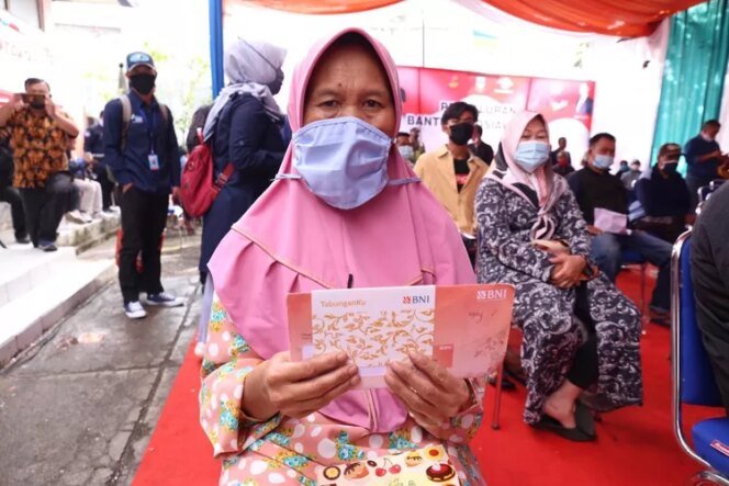 
					Kebijakan Bansos Presiden Prabowo Dorong Konsumsi dan Pertumbuhan Ekonomi