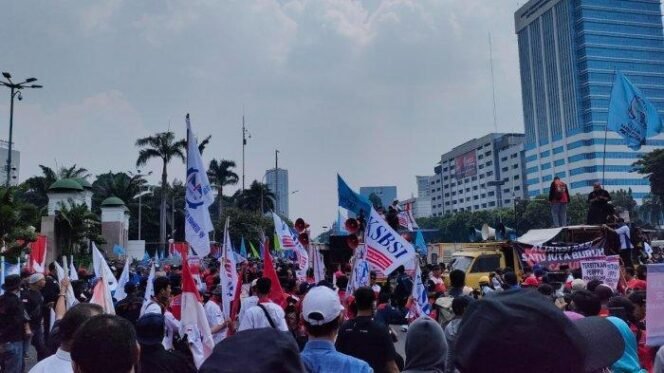 
					Aspirasi Tanpa Provokasi: Kunci Harmoni Sosial dalam Aksi Buruh