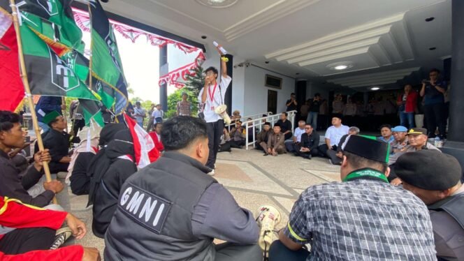 
					Pemerintah Tegaskan Aspirasi 17+8 Diimplementasikan Lewat Stimulus Ekonomi dan Cegah PHK