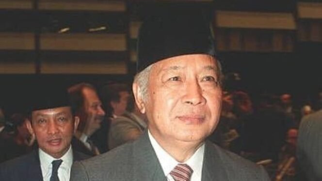 
					Publik Apresiasi Negara Berikan Penghormatan Resmi kepada Soeharto