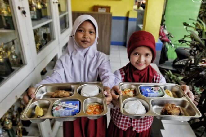
					Pemerintah Perkuat Pengawasan dan Evaluasi Program MBG