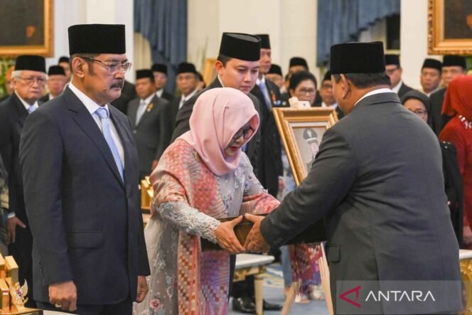 
					Pemberian Gelar Pahlawan Kepada Presiden RI kedua, Apresiasi Negara Terhadap Tokoh dan Pemimpin Bangsa