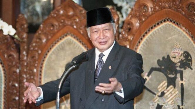 
					Publik Tak Perlu Terjebak Provokasi Demo Gelar Pahlawan Soeharto
