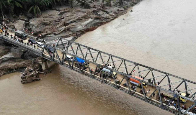 
					Pemerintah Komitmen Kawal Penanganan Bencana di Sumatera hingga Tuntas