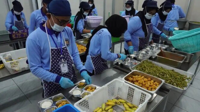 
					Pemerintah Serius Awasi MBG dari Pusat hingga Akar Rumput