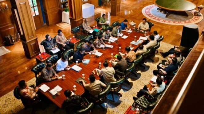
					Presiden Prabowo: Pemenuhan Kebutuhan Dasar Pengungsi Sumatera Harus Di Penuhi Termasuk Hunian Sementara dan Tetap