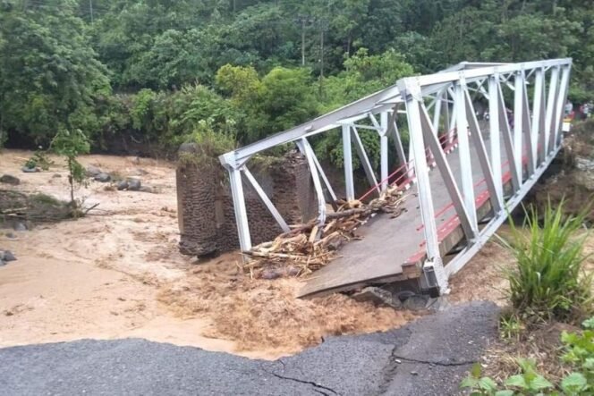 
					Akses Terisolasi Terbuka, Pemerintah Rampungkan Perbaikan Jembatan Darurat di Aceh
