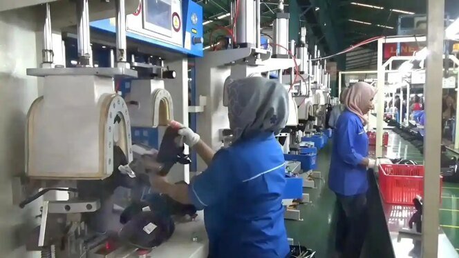 
					Pemerintah Pastikan Kenaikan UMP 2026 di Seluruh Daerah, Dukung Pertumbuhan Ekonomi Inklusif