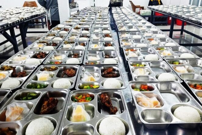 
					Program MBG Ciptakan Ratusan Ribu Lapangan Kerja, Ekonomi Lokal Terdongkrak