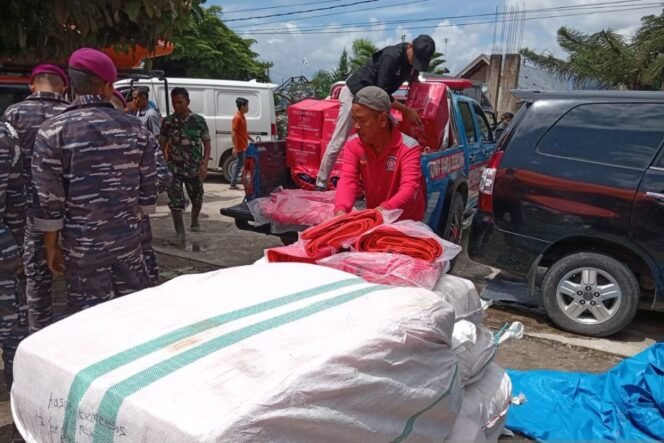 
					Pemerintah Distribusi Logistik Hingga 13,75 Ton Bantu Warga Terdampak Banjir Sumatra