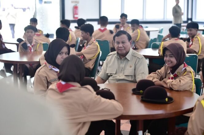 
					Sekolah Rakyat Prioritaskan Desil 1–2 Berbasis Data DTSEN