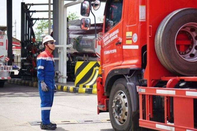 
					Energi Aman, Ibadah Nyaman: Negara Jaga Pasokan BBM dan Listrik Selama Ramadhan