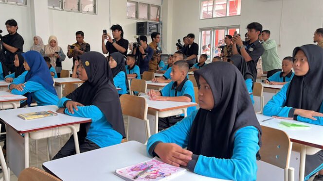 
					Tata Kelola Sekolah Rakyat dan Komitmen Pemerintah Menjaga Ketepatan Sasaran