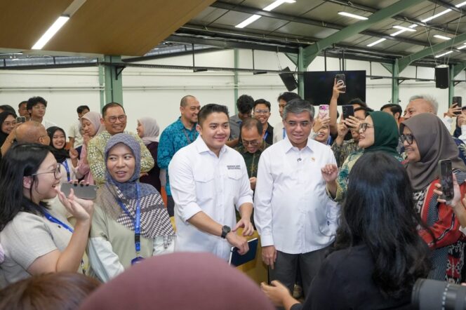 
					Pemerintah Kawal Transisi Lulusan ke Dunia Profesional Lewat Program Magang Nasional