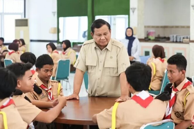 
					Pemerintah Fokuskan Sekolah Rakyat bagi Kelompok Desil Terbawah