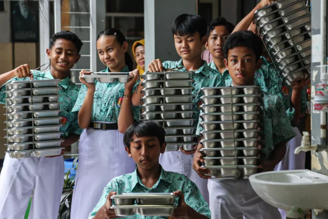 
					MBG sebagai Pilar Strategis Mewujudkan Generasi Emas Indonesia
