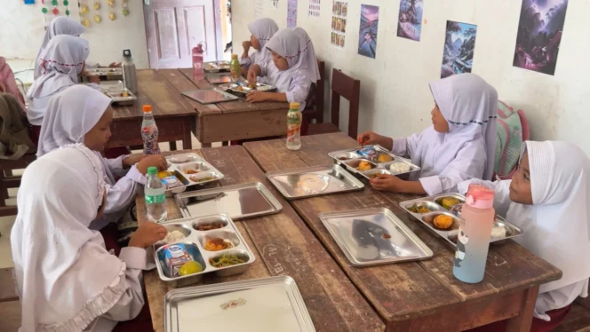 
					MBG dan Keyakinan pada Arah Pembangunan Gizi Nasional
 