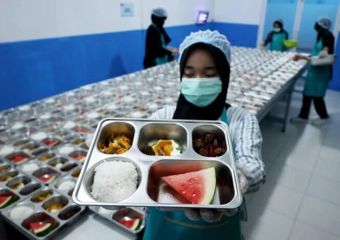 
					Mengapresiasi Rekalibrasi Standar Program MBG