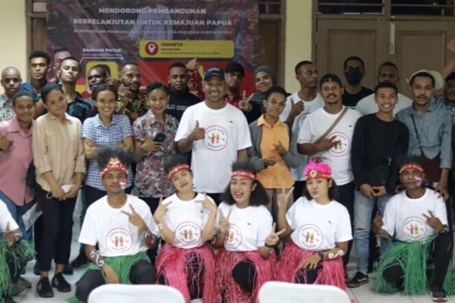 
					Pemuda dan Tokoh Papua Perkuat Stabilitas Keamanan demi Pembangunan Berkesinambungan
 