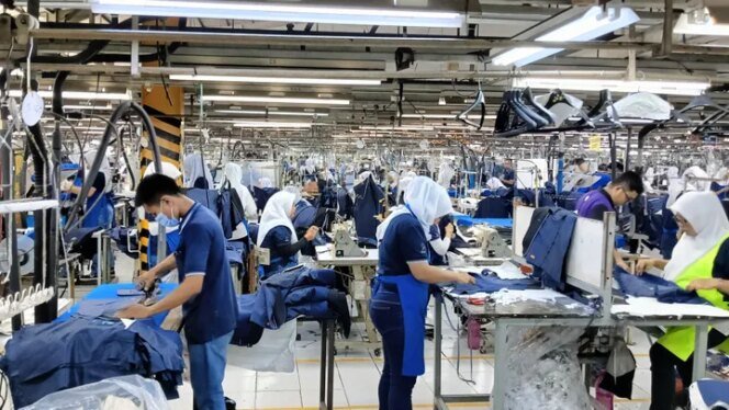 
					Pemerintah Tingkatkan Kesejahteraan Buruh di Tengah Tantangan Global