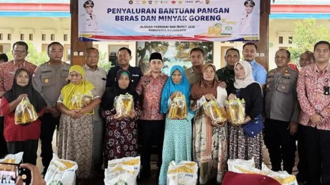 
					Bantuan Pangan sebagai Penopang Stabilitas Ekonomi