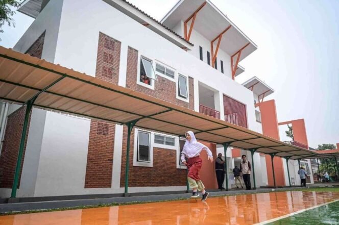 
					Sekolah Rakyat dan Social Mobility bagi Keluarga Kurang Mampu