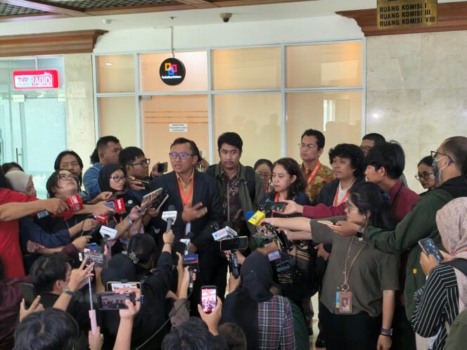 
					Pelimpahan Kasus Air Keras Dari Polisi Ke TNI Bukti Peradilan Militer Sesuai Aturan