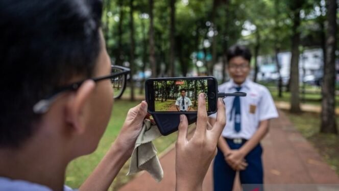 
					Menata Ruang Digital Anak melalui PP TUNAS dan Literasi Digital