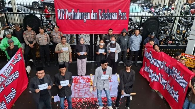 
					Pemerintah Teguhkan Semangat Reformasi Lewat Perlindungan Kebebasan Pers