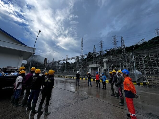 
					Pemerintah Pastikan Sistem Listrik Sumatra Pulih Total dan Evaluasi Terus Dilakukan