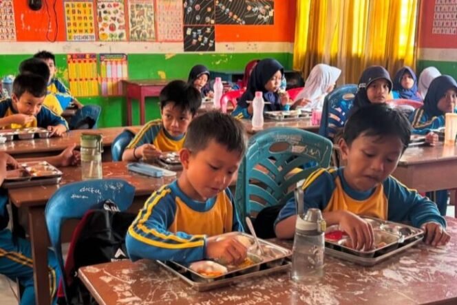 
					Pengawasan dan Evaluasi MBG: Upaya Penyempurnaan Program Gizi Nasional
