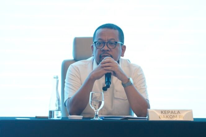 
					Bantah Isu Kunjungan Italia, Lawatan Presiden ke Paris Hasilkan Investasi Besar