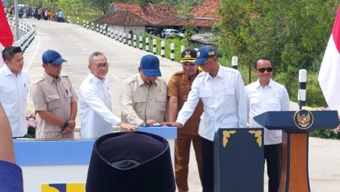 
					Jalan Inpres Daerah: Infrastruktur dan Jalan Kesejahteraan