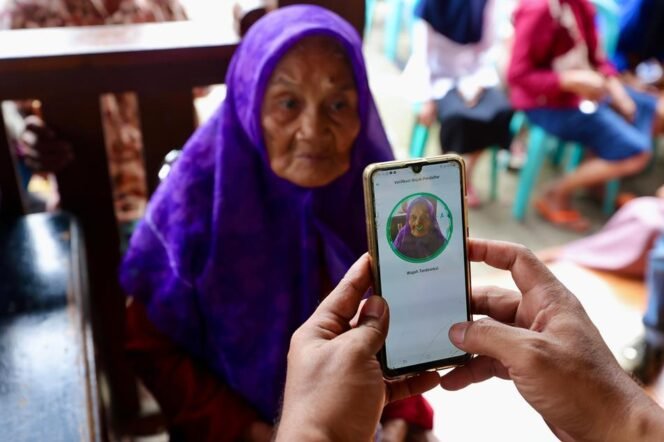 
					Digitalisasi Bansos: Lebih Cepat, Bersih, dan Berkeadilan