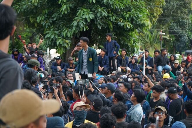 
					Demo Mahasiswa dan Komitmen Pemerintah Menjaga Ruang Demokrasi