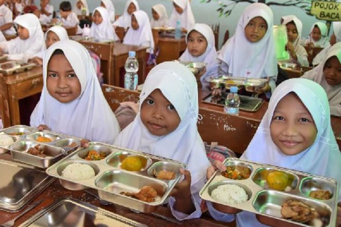 
					MBG Tempati Posisi Teratas Program Pemerintah yang Disukai Masyarakat