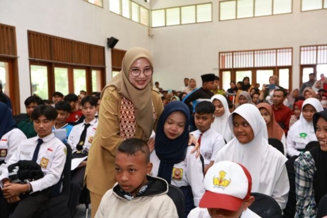 
					Sekolah Rakyat Beroperasi di Ratusan Titik, Pemerintah Perluas Akses Pendidikan