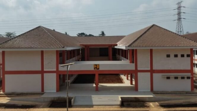 
					Sekolah Rakyat Ditegaskan sebagai Investasi APBN untuk Putus Rantai Kemiskinan