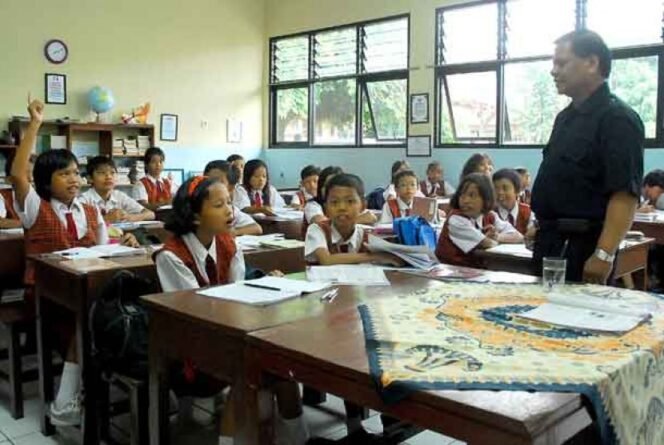 
					Guru PPPK Paruh Waktu Diangkat Penuh Jadi ASN Pusat Mulai 2027