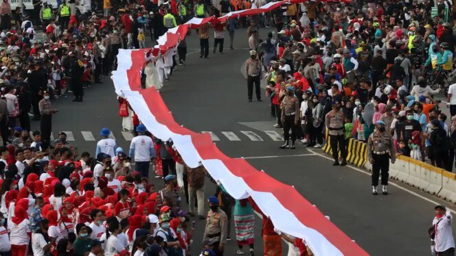 
					Kirab Merah Putih, Mahasiswa Teguhkan Semangat Persatuan dan Indonesia Damai