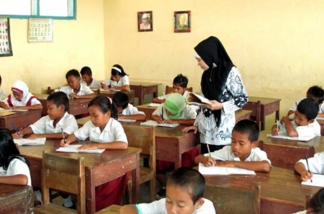
					Guru PPPK Jadi ASN Pusat : Langkah Berani Pemerintah Perkuat Pendidikan
