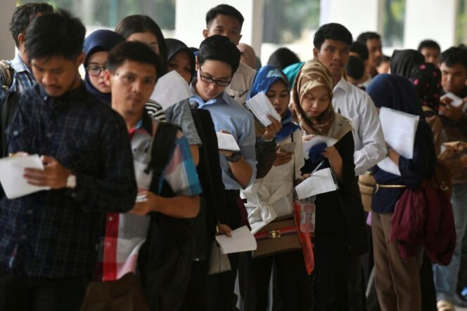 
					Dua Tahun Prabowo-Gibran: Lapangan Kerja Jadi Wajah Pertumbuhan yang Dirasakan