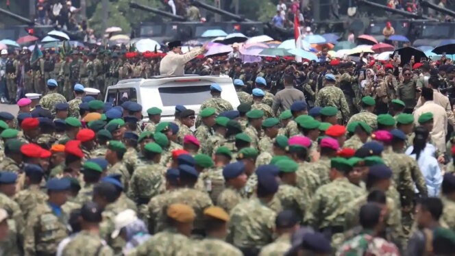 
					HUT ke-81, TNI Teguhkan Komitmen Menjaga Kedaulatan Negara